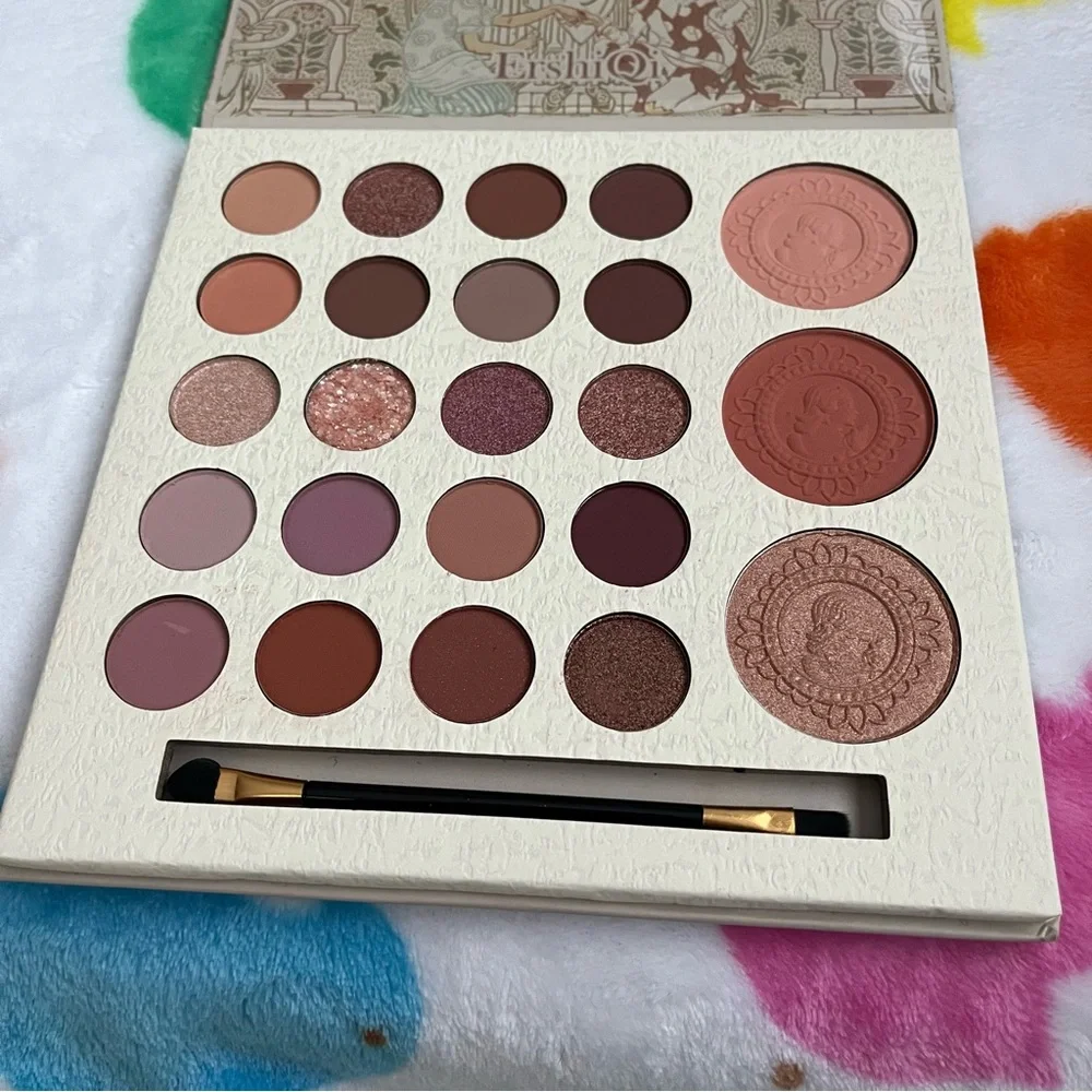 Eyeshadow and Face Palette 20 Eyeshadows, 2 Blushes, 1 Highlight